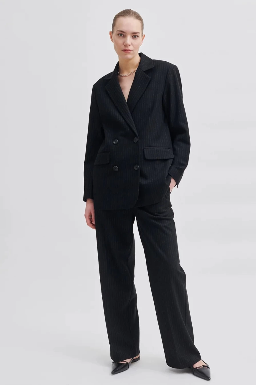 Second Female Women's Charlin Black Trousers - Stylish & Comfortable Pants