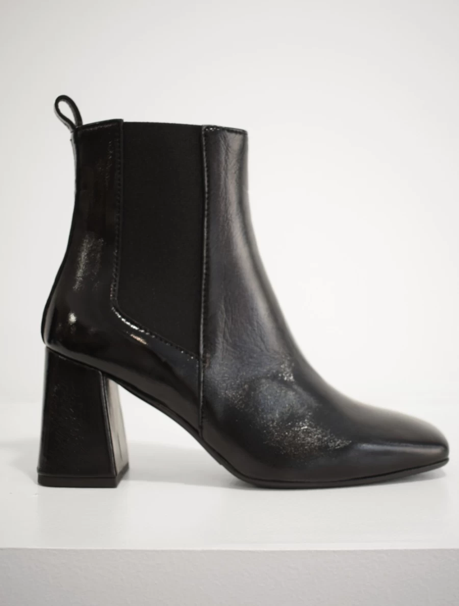Donna Lei Women's Jolly Boot in Black Patent Leather for Stylish Comfort