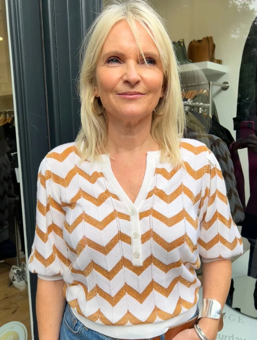 Tabitha Webb Women's Chevron V-Neck Top in Cream and Gold