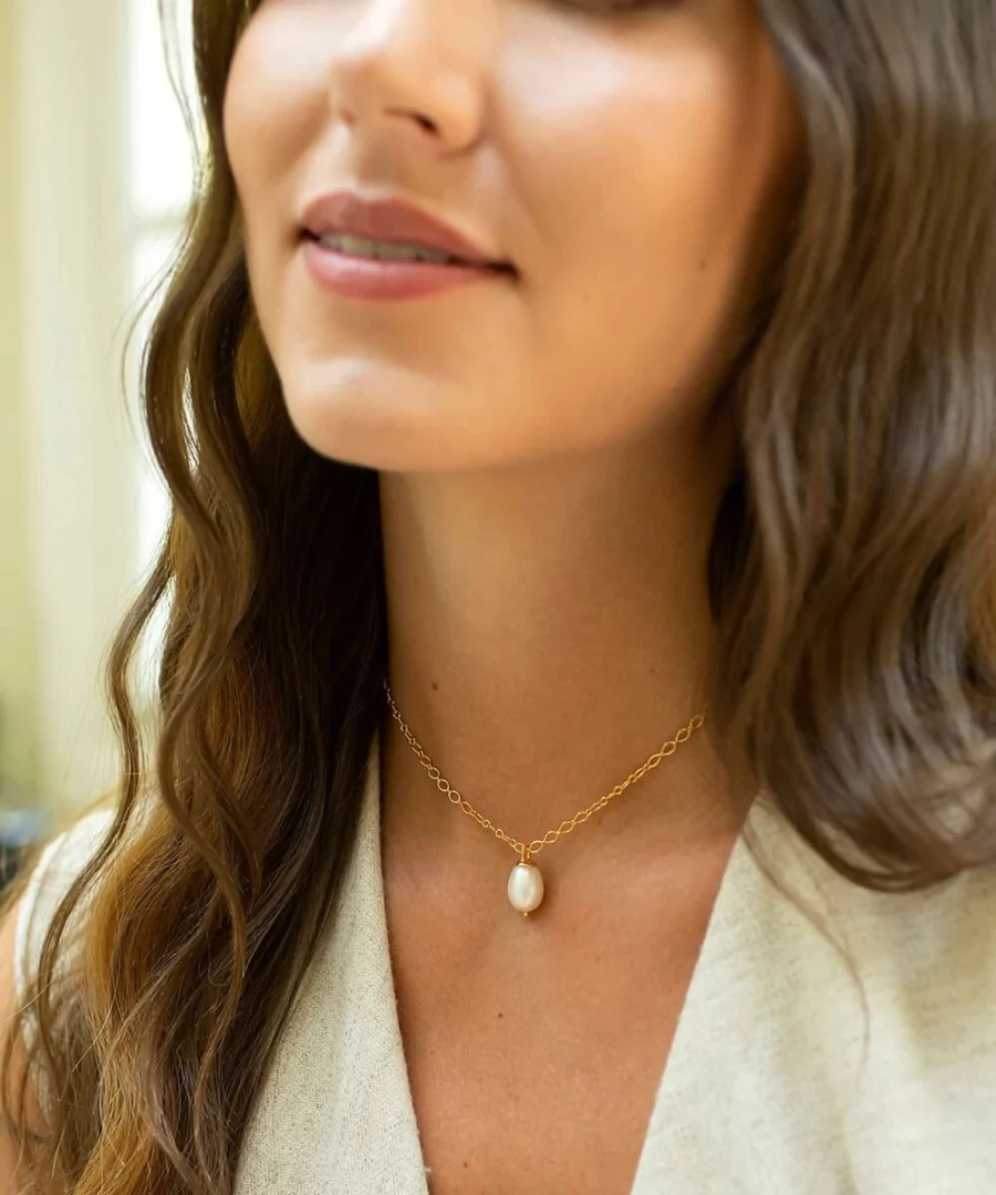Claudia Bradby Women's Luxury Gold Pearl Drop Pendant Necklace Elegant Jewelry Gift