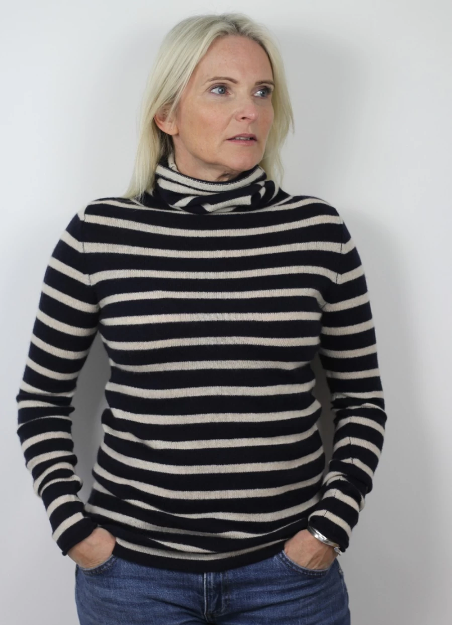 Sass & Edge Women's Mulben Cowl Neck Cashmere Sweater in Navy & Ecru