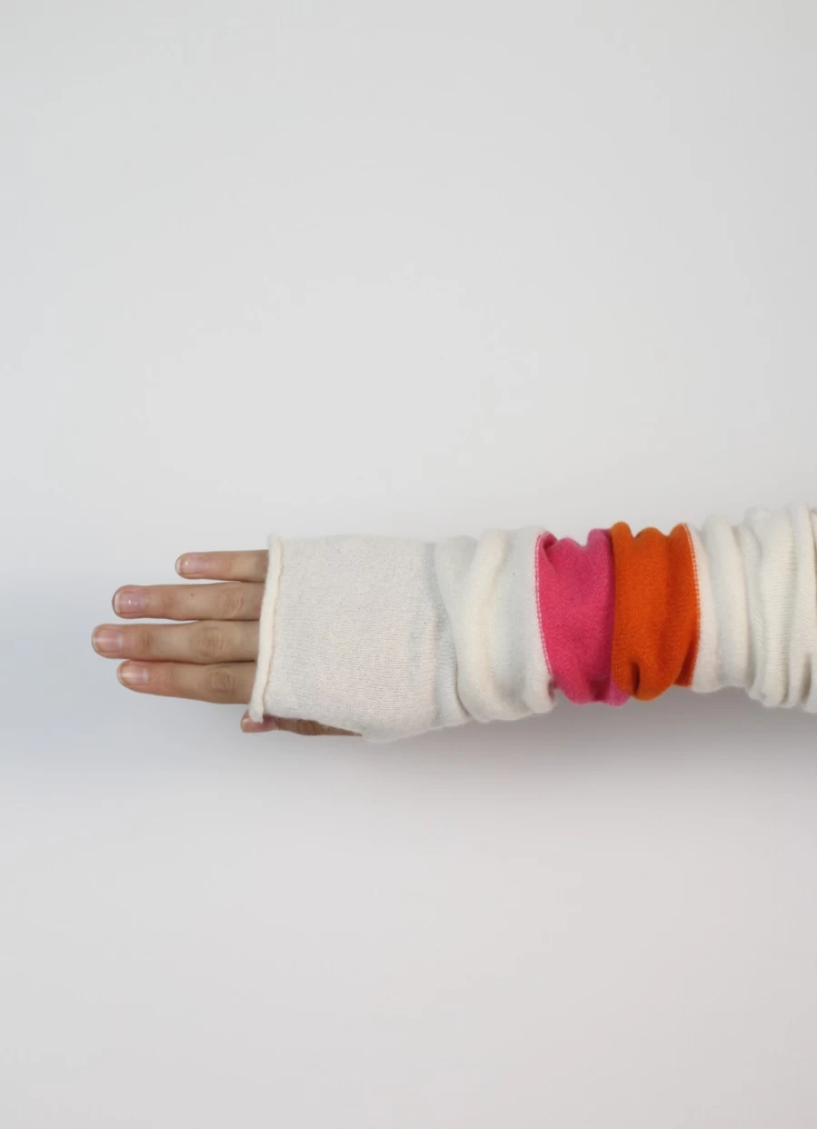 Sass & Edge Women's Highland Cashmere Knit Wrist Warmers - Luxurious Soft Block Design