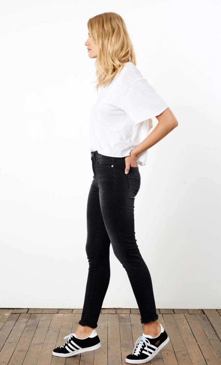 Denim Studio Women's Katy Black High-Waist Jeans - Classic Fit Stretch Denim Pants