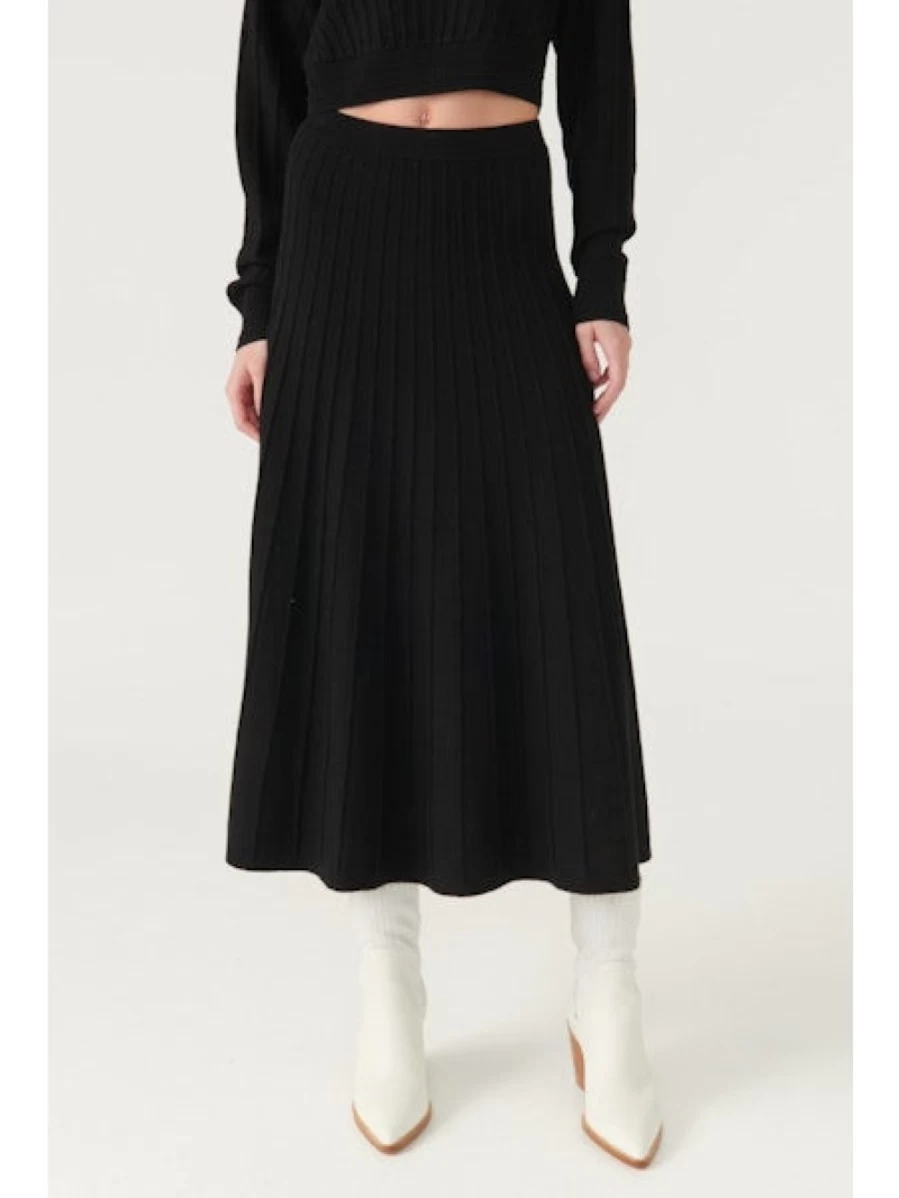 ba&sh Women's Jada Black Skirt | Elegant & Stylish