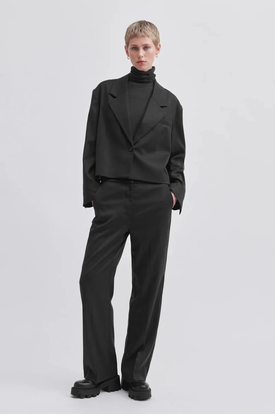 Second Female Women's Kaleem Straight Leg Trousers in Black - Classic Slim Fit Pants