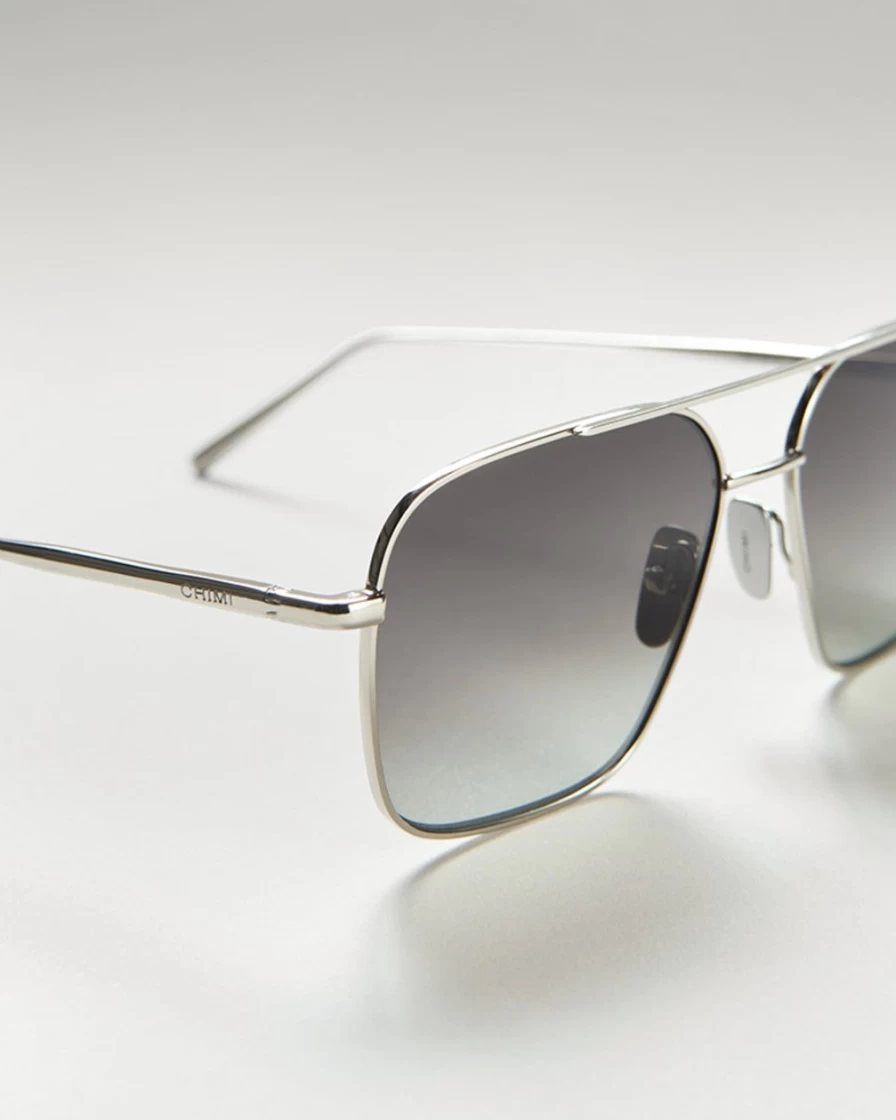 Chimi Women's Steel Aviator Sunglasses in Grey