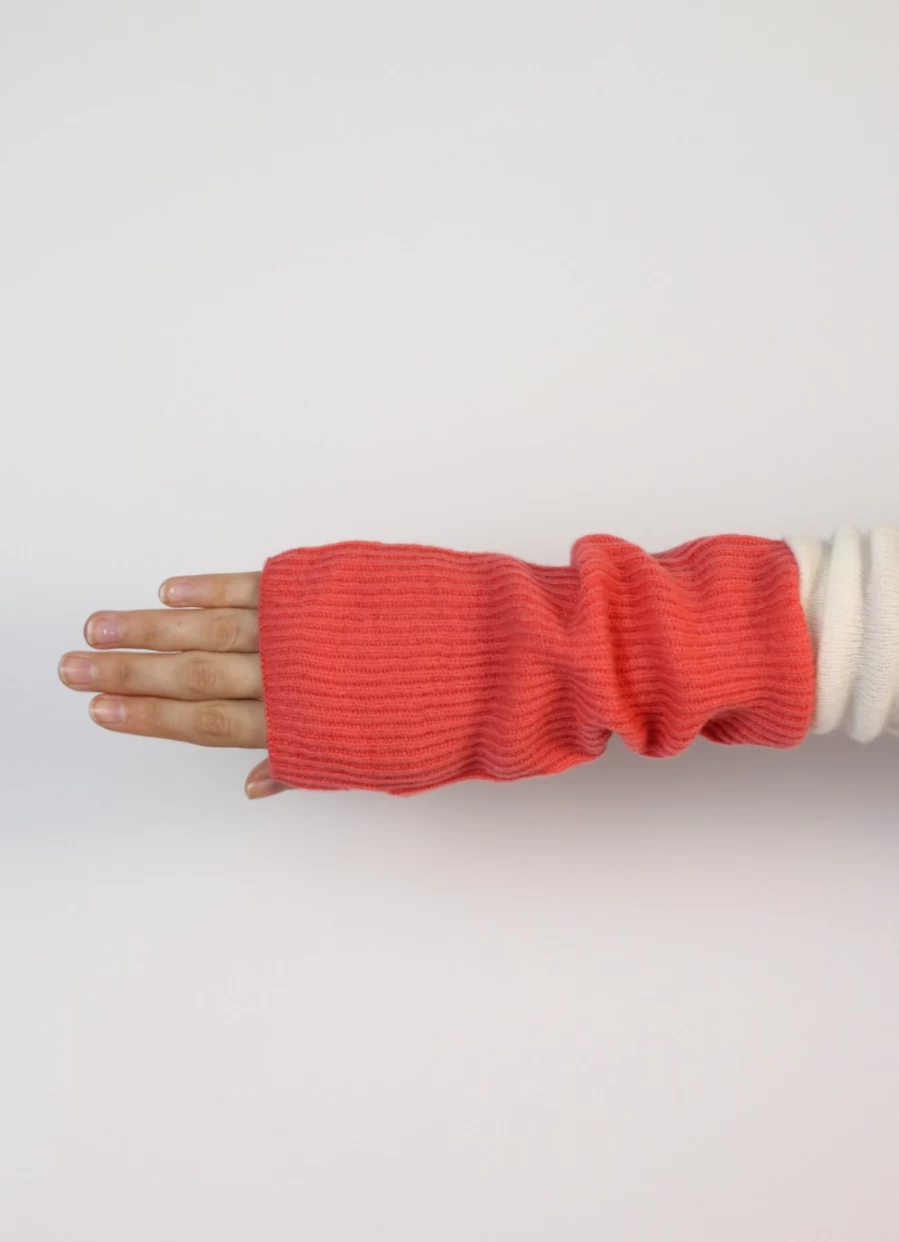 Sass & Edge Women's Glenlivet Cashmere Wrist Warmers in Coral