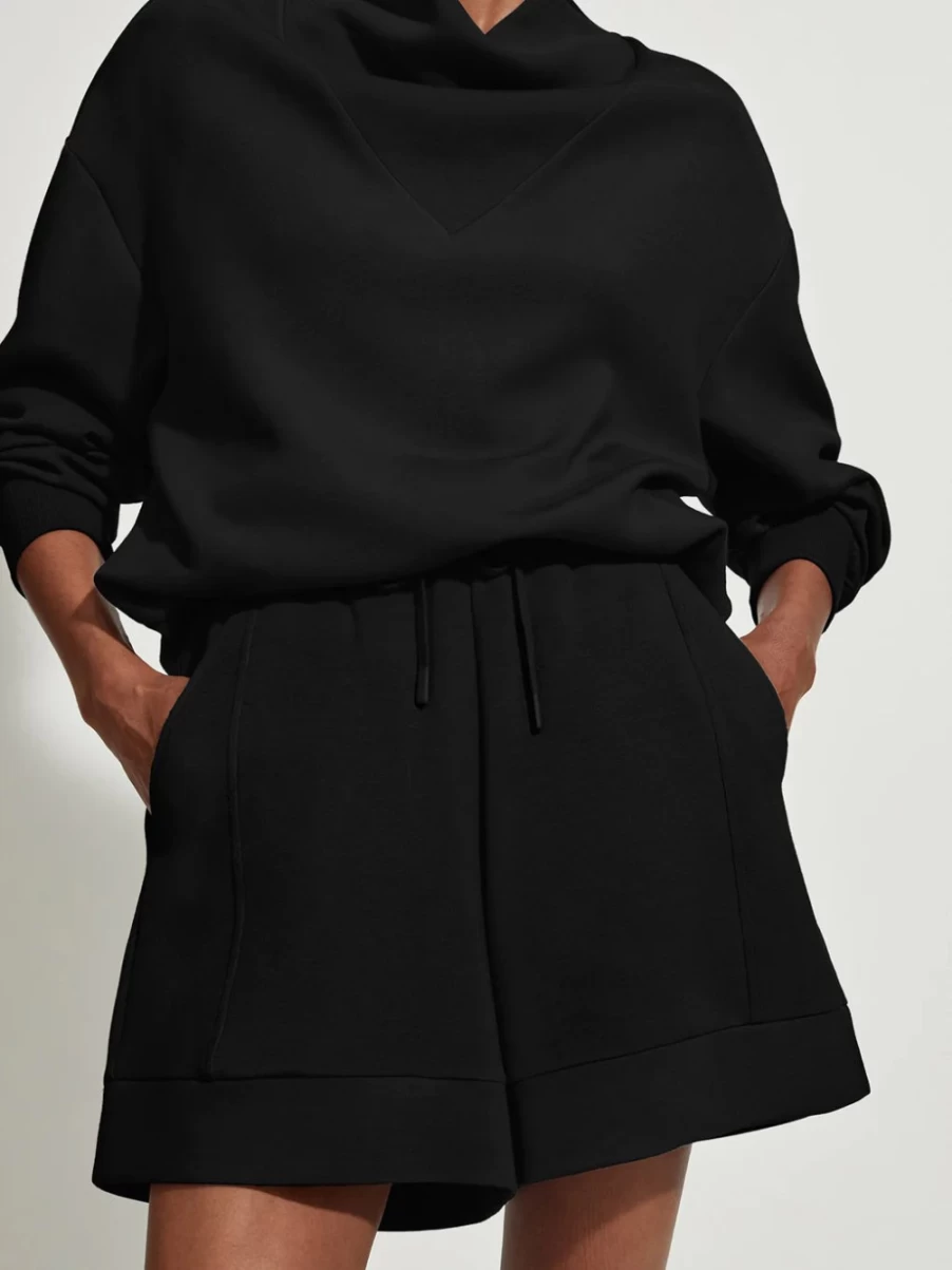 Varley Women's Alder Shorts in Black - Stylish Comfort for Everyday Wear